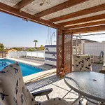 2 Bedroom Stunning In *