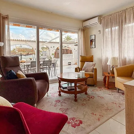 度假居 2 Bedroom Stunning In *