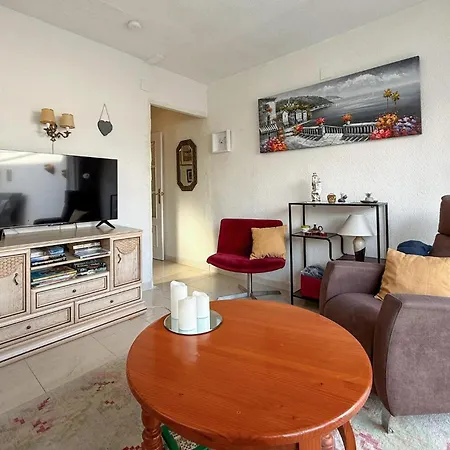 度假居 2 Bedroom Stunning In *