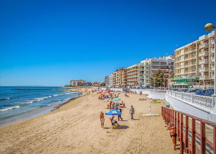 度假居 2 Bedroom Stunning In 托雷维耶哈