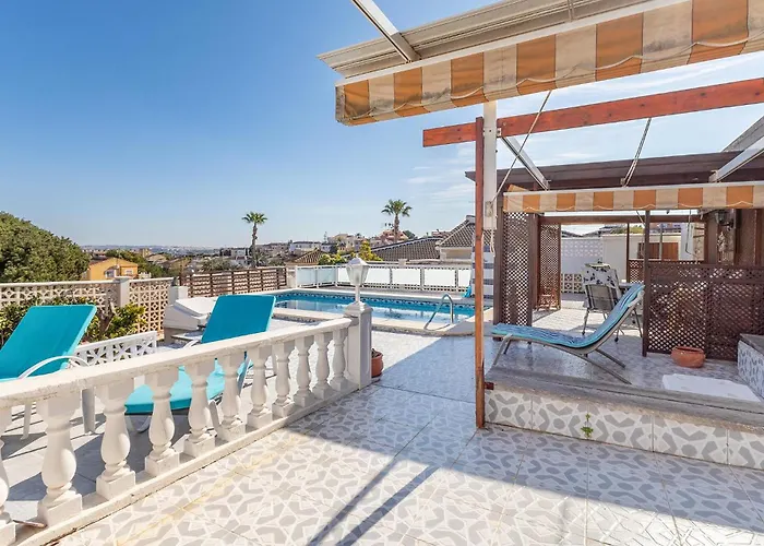 2 Bedroom Stunning In * 托雷维耶哈