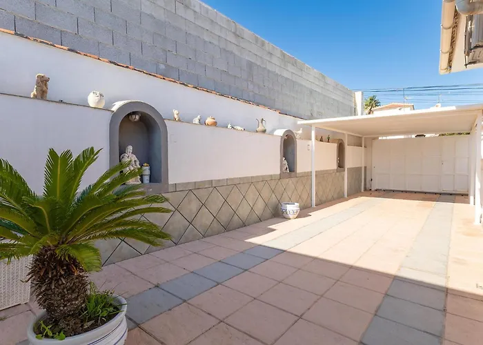 度假居 2 Bedroom Stunning In *