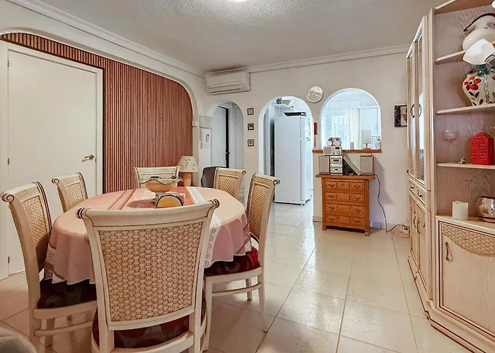 度假居 2 Bedroom Stunning In