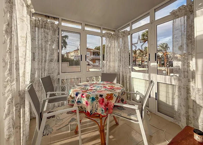 度假居 2 Bedroom Stunning In *