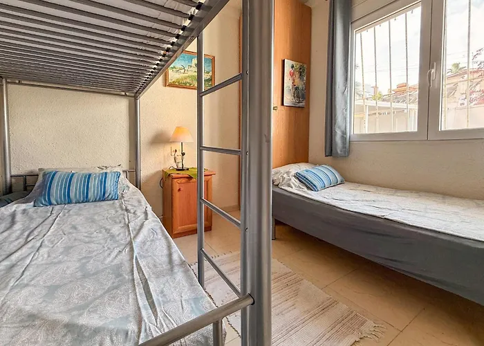 2 Bedroom Stunning In 度假居 托雷维耶哈